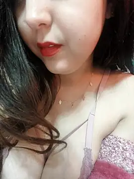 LoNa-daloua online show from February 15, 2025, 6:44 pm