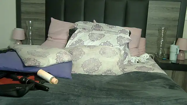 BigButt-MomJ75 online show from February 8, 2026, 11:35 am