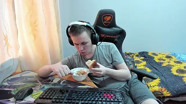 iliaskrislove online show from October 29, 2025, 11:01 am