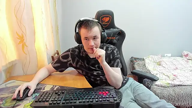 iliaskrislove online show from November 5, 2025, 8:58 am