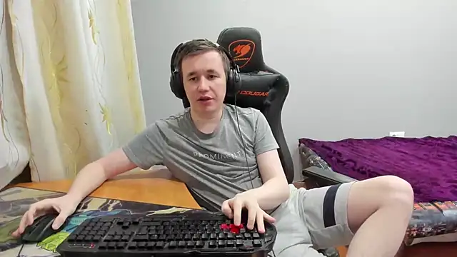 iliaskrislove online show from December 17, 2025, 4:35 pm