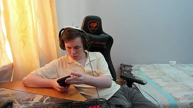 iliaskrislove online show from February 28, 2026, 10:05 am