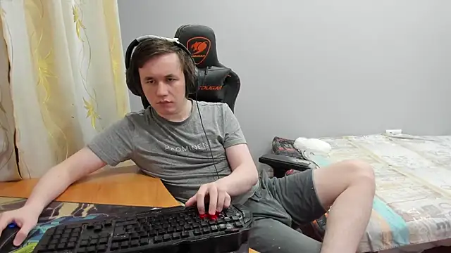 iliaskrislove online show from March 2, 2026, 10:38 pm