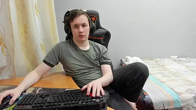 iliaskrislove online show from March 8, 2026, 1:36 am