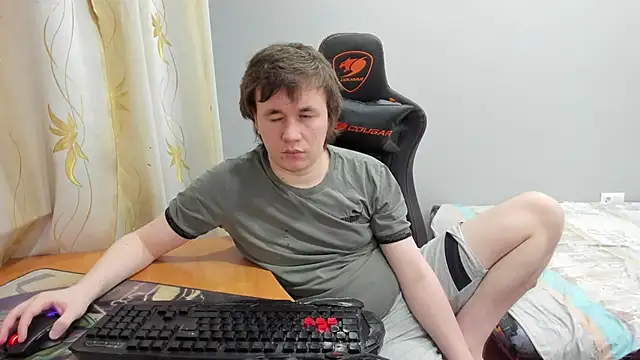 iliaskrislove online show from March 26, 2026, 8:03 pm