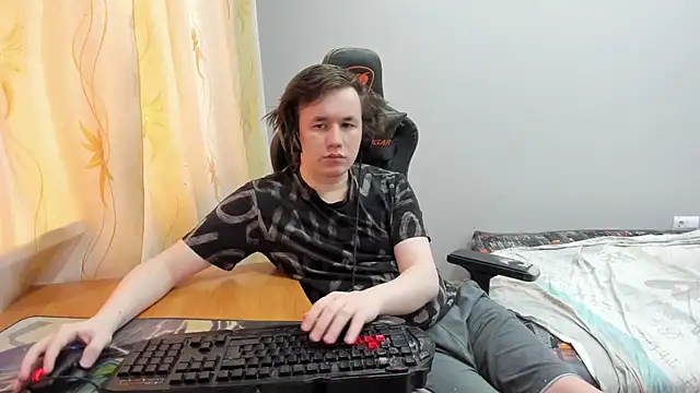 iliaskrislove online show from April 18, 2026, 3:10 am