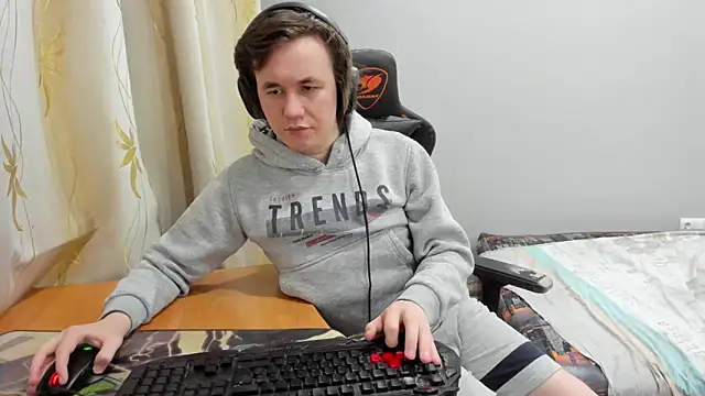 iliaskrislove online show from April 19, 2026, 5:45 pm