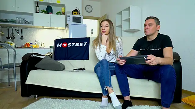 littlesweettifany online show from December 22, 2024, 12:27 pm