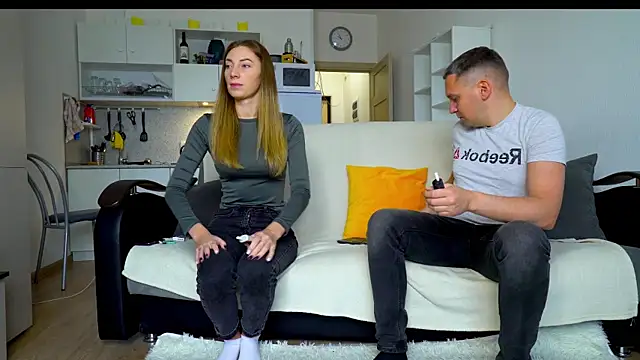 littlesweettifany online show from October 13, 2025, 11:10 am