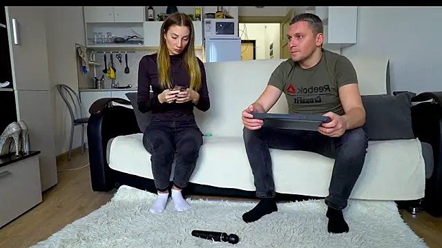 littlesweettifany online show from October 28, 2025, 11:03 am