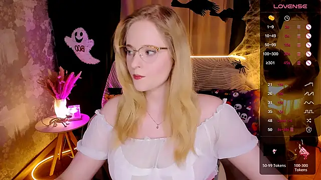 Aemilia  online show from November 2, 2025, 8:39 am