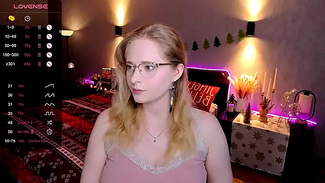 Aemilia  online show from December 14, 2025, 6:08 am