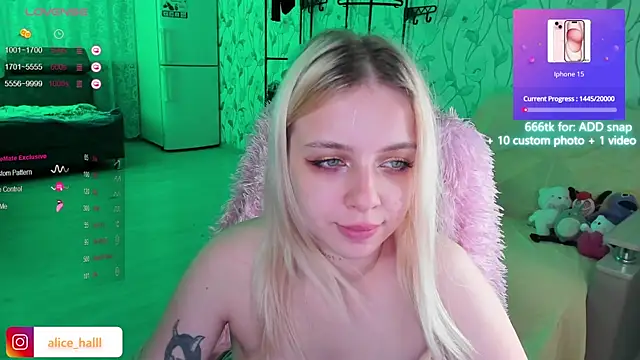 Snapshot of Alice_Halle chatting on December 4, 2024, 11:52 am Alice Halle online show from December 4, 2024, 11:52 am