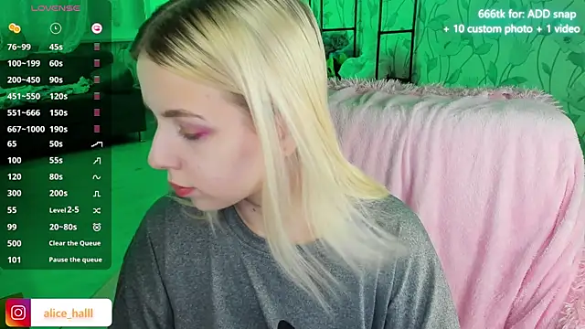 Snapshot of Alice_Halle chatting on December 9, 2024, 5:30 pm Alice Halle online show from December 9, 2024, 5:30 pm