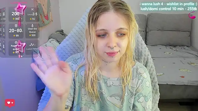 Snapshot of Alice_Halle chatting on March 22, 2025, 1:52 pm Alice Halle online show from March 22, 2025, 1:52 pm