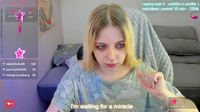 Snapshot of Alice_Halle chatting on March 22, 2025, 11:31 pm Alice Halle online show from March 22, 2025, 11:31 pm