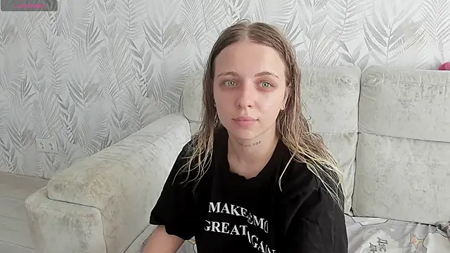 Alice Halle online show from July 25, 2026, 2:42 am