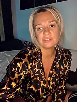 SpicyVicky online show from October 3, 2025, 4:53 am