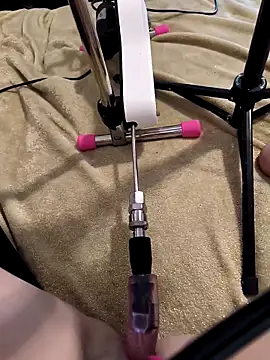 Linalicious online show from March 8, 2026, 8:51 am