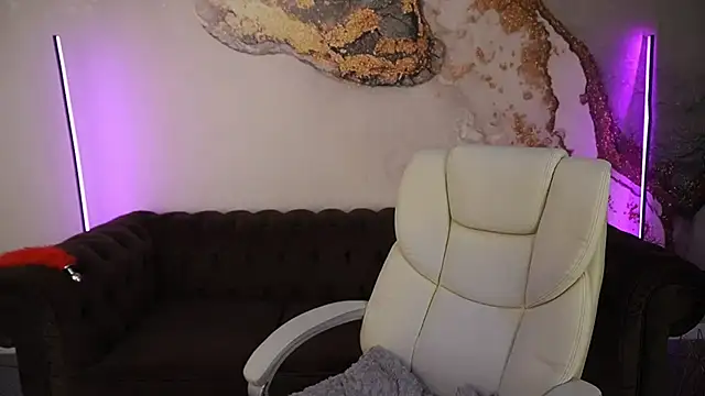 CozyMell online show from January 24, 2025, 1:57 pm