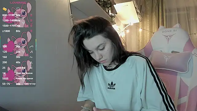 MashkaRay online show from March 20, 2025, 5:25 pm