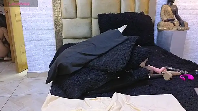 ximenawilliamss online show from December 11, 2024, 10:58 am