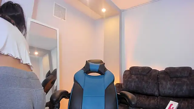 Barbara honey online show from April 1, 2026, 1:06 am