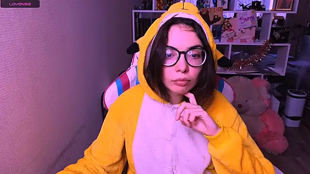 Sia Shine online show from December 15, 2024, 9:45 am