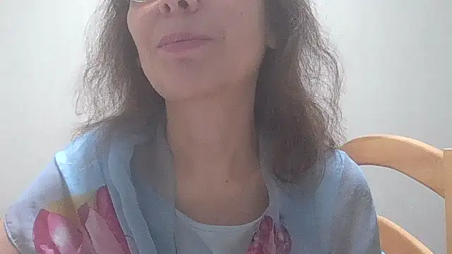 HollyJewel online show from December 31, 2024, 6:24 pm