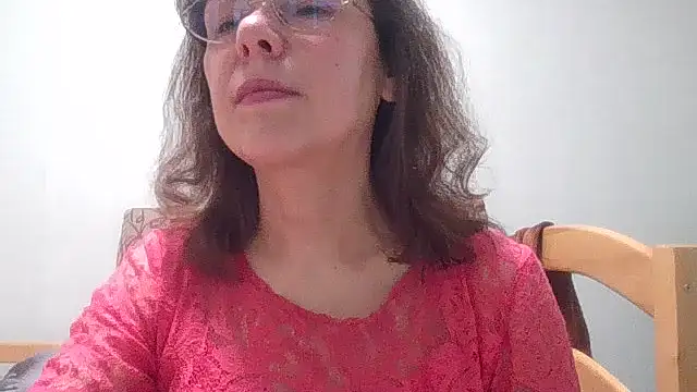 HollyJewel online show from April 17, 2026, 4:10 pm