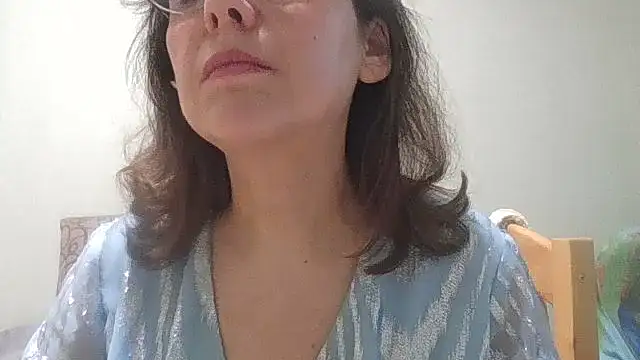 HollyJewel online show from April 27, 2026, 5:00 pm