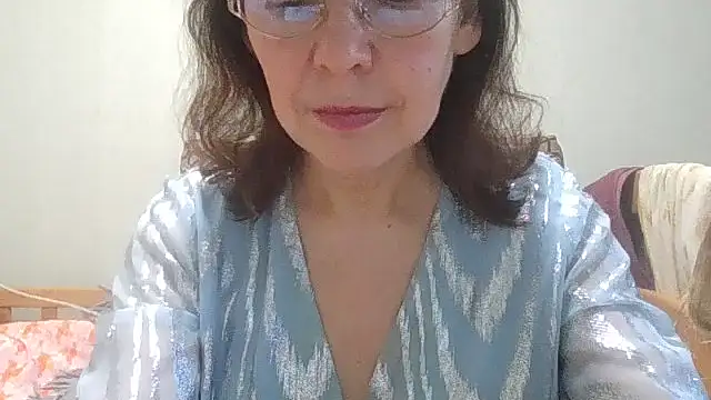 HollyJewel online show from April 28, 2026, 4:34 pm