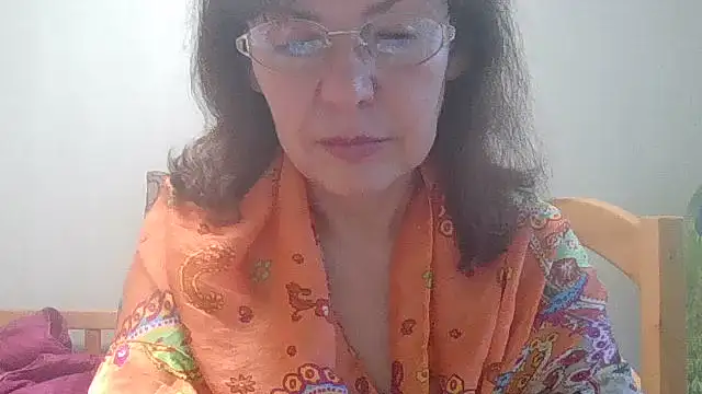 Snapshot of HollyJewel chatting on May 26, 2026, 4:14 pm HollyJewel online show from May 26, 2026, 4:14 pm
