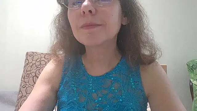 Snapshot of HollyJewel chatting on June 12, 2026, 3:55 pm HollyJewel online show from June 12, 2026, 3:55 pm