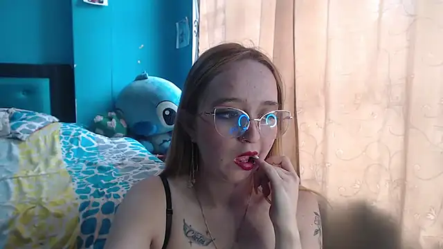 Liaroberts1 online show from January 30, 2025, 6:10 pm