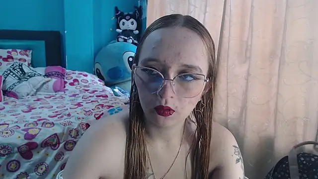 Liaroberts1 online show from March 5, 2025, 12:00 pm