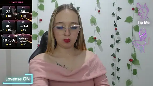 Liaroberts1 online show from February 6, 2026, 2:38 am