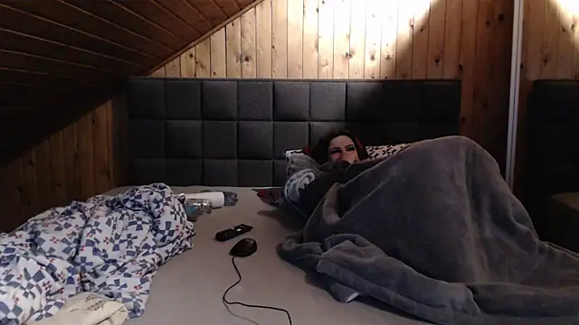 BoeseMoni1998 online show from February 9, 2025, 6:05 pm