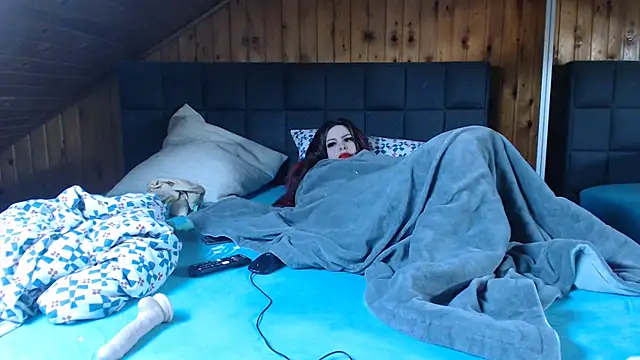 BoeseMoni1998 online show from March 3, 2025, 2:26 pm