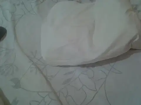 Snapshot of Sweet_crushy chatting on June 21, 2026, 1:03 pm Sweet crushy online show from June 21, 2026, 1:03 pm