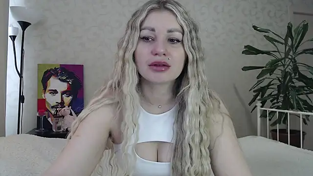 ShyEvaa online show from April 22, 2026, 4:48 am