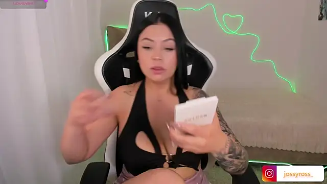 Victoryyy  online show from September 26, 2025, 7:18 pm