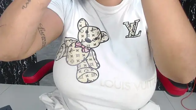 evelin 999  online show from March 9, 2025, 3:05 pm