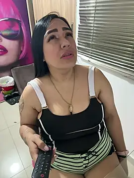 marta201 alfaro online show from February 15, 2025, 12:33 pm