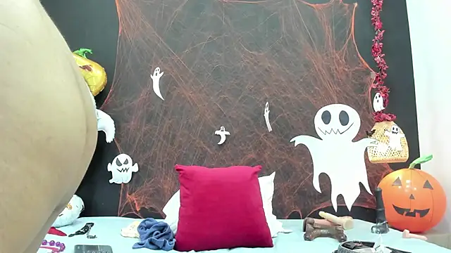 Luna smit08 online show from October 27, 2025, 8:13 pm