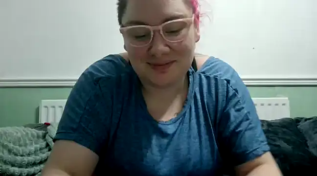 Bustycurves online show from December 1, 2024, 4:29 pm