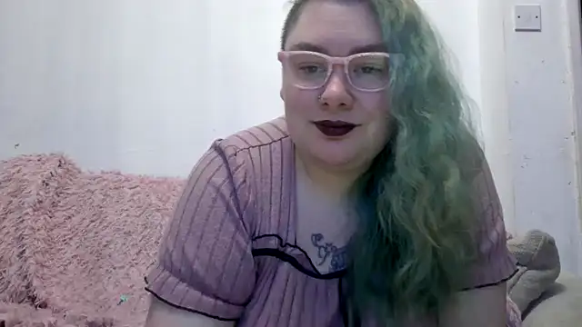 Bustycurves online show from April 20, 2026, 10:55 pm