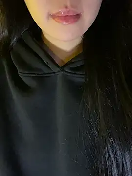 minmin2kk5 online show from January 14, 2026, 3:39 pm