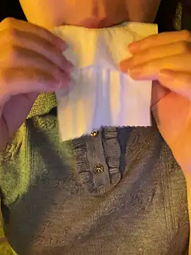 minmin2kk5 online show from March 16, 2026, 3:49 pm