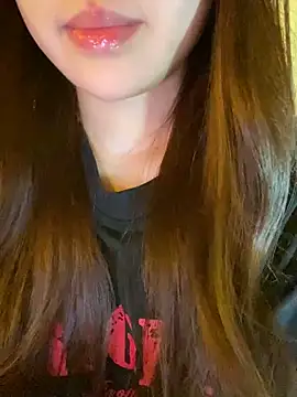 minmin2kk5 online show from April 22, 2026, 4:19 pm